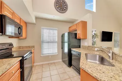 5560 Rosehill Road #201, Sarasota, FL 34233 - Photo 9