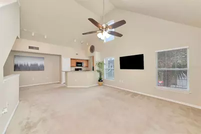 5560 Rosehill Road #201, Sarasota, FL 34233 - Photo 3