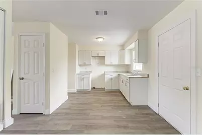 3012 Clay Circle, Sarasota, FL 34234 - Photo 5