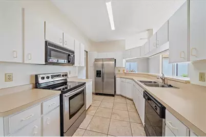 4320 Marcott Circle, Sarasota, FL 34233 - Photo 3