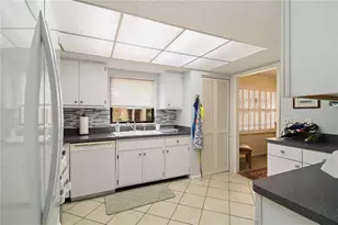 1400 Barcarrota Blvd, Bradenton, FL 34205 - Photo 11