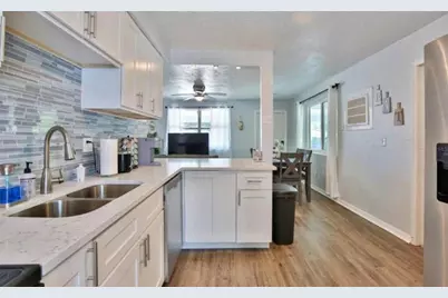 3113 McIntosh Road, Sarasota, FL 34232 - Photo 9