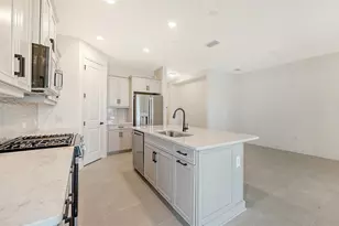 17682 Sylvester Dr, Venice, FL 34293 - Photo 11