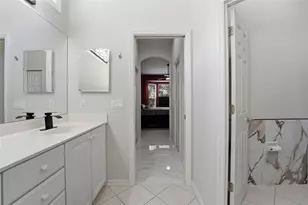 132 Tall Trees Ct, Sarasota, FL 34232 - Photo 23