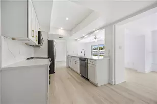 2501 Cass St, Sarasota, FL 34231 - Photo 23