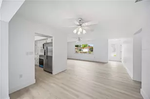 2501 Cass St, Sarasota, FL 34231 - Photo 11