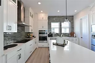 2451 Mangum Ct, Sarasota, FL 34237 - Photo 21