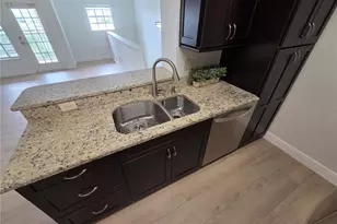 8905 Manor Loop, Lakewood Ranch, FL 34202 - Photo 11