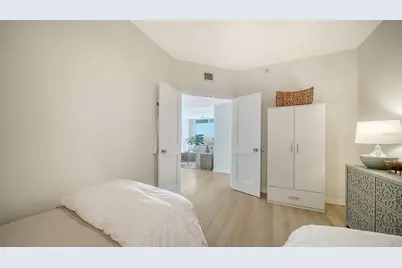 1800 Benjamin Franklin Drive #B308, Sarasota, FL 34236 - Photo 29