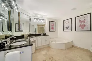 1800 Benjamin Franklin Dr, Sarasota, FL 34236 - Photo 25