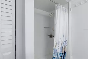 1333 Glen Oaks Dr E, Sarasota, FL 34232 - Photo 23