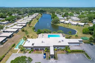 1333 Glen Oaks Dr E, Sarasota, FL 34232 - Photo 31