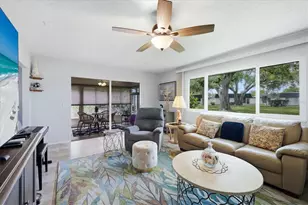 1333 Glen Oaks Dr E, Sarasota, FL 34232 - Photo 9