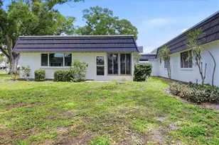 1333 Glen Oaks Dr E, Sarasota, FL 34232 - Photo 27