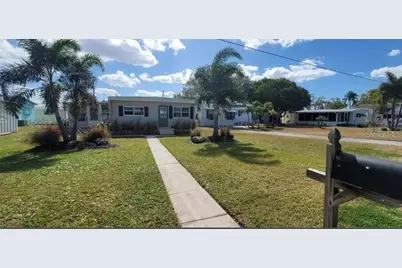 321 4th Street W, Palmetto, FL 34221 - Photo 1