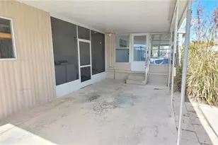 321 4th St W, Palmetto, FL 34221 - Photo 13