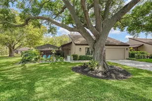 3842 Glen Oaks Manor Dr, Sarasota, FL 34232 - Photo 1