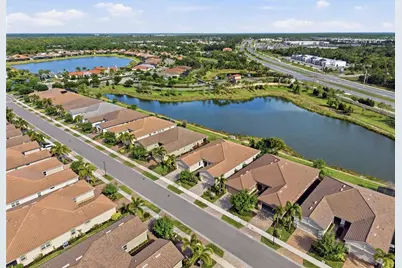 11929 Tapestry Ln, Venice, FL 34293 - Photo 3