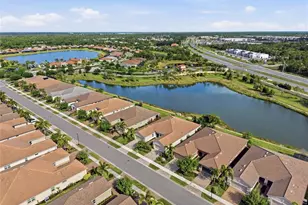 11929 Tapestry Ln, Venice, FL 34293 - Photo 3