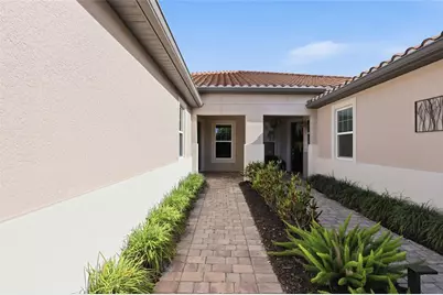 11929 Tapestry Ln, Venice, FL 34293 - Photo 5