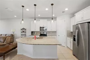 11929 Tapestry Ln, Venice, FL 34293 - Photo 9