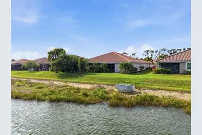 11929 Tapestry Ln, Venice, FL 34293 - Photo 5