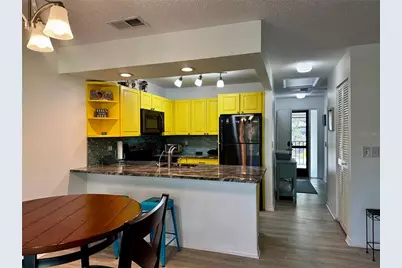 3031 Quail Hollow #16, Sarasota, FL 34235 - Photo 5