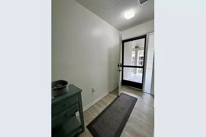 3031 Quail Hollow #16, Sarasota, FL 34235 - Photo 3