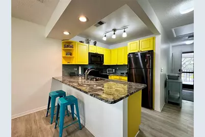 3031 Quail Hollow #16, Sarasota, FL 34235 - Photo 7