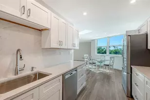 1000 Longboat Club Rd, Longboat Key, FL 34228 - Photo 21