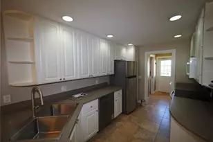 1649 Napoli Dr W, Sarasota, FL 34232 - Photo 5