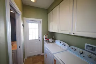 1649 Napoli Dr W, Sarasota, FL 34232 - Photo 11