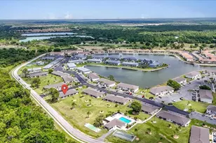 12538 SW Kingsway Cir, Lake Suzy, FL 34269 - Photo 39