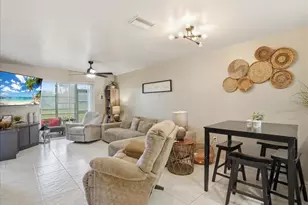 12538 SW Kingsway Cir, Lake Suzy, FL 34269 - Photo 5