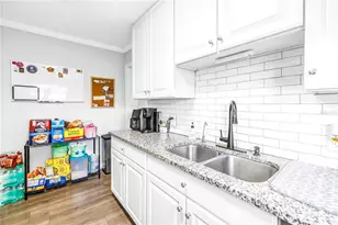3012 17th St E, Bradenton, FL 34208 - Photo 13
