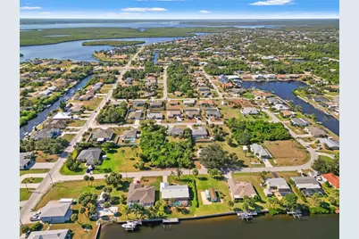 18254 Bracken Circle, Port Charlotte, FL 33948 - Photo 11