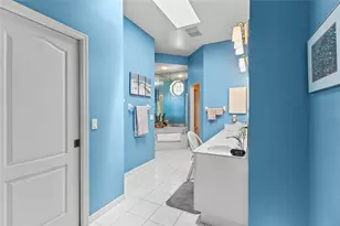 832 Carnoustie Dr, Venice, FL 34293 - Photo 13