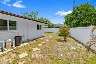 4158 Prudence Dr, Sarasota, FL 34235 - Photo 51