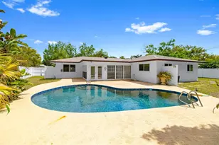 4158 Prudence Dr, Sarasota, FL 34235 - Photo 5