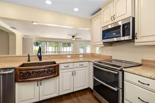 4158 Prudence Dr, Sarasota, FL 34235 - Photo 9