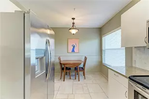 9620 Club S Cir, Sarasota, FL 34238 - Photo 7