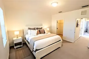 3880 82nd Ave Cir E, Sarasota, FL 34243 - Photo 15