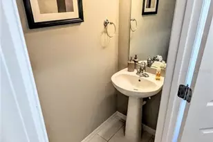 3880 82nd Ave Cir E, Sarasota, FL 34243 - Photo 13