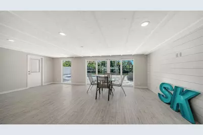 306 Island Circle, Sarasota, FL 34242 - Photo 17