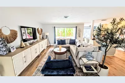 7477 Mariana Drive, Sarasota, FL 34231 - Photo 5