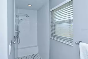 7477 Mariana Dr, Sarasota, FL 34231 - Photo 9