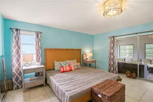 7354 W Country Club Dr N, Sarasota, FL 34243 - Photo 23