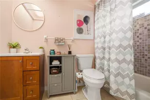 7354 W Country Club Dr N, Sarasota, FL 34243 - Photo 23