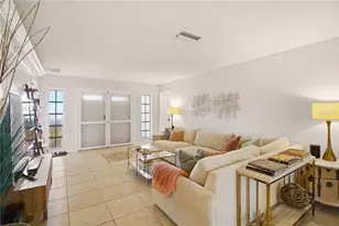 7354 W Country Club Dr N, Sarasota, FL 34243 - Photo 7