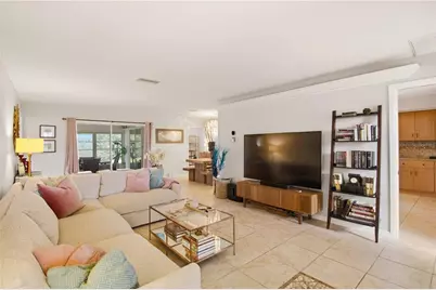 7354 W Country Club Drive N, Sarasota, FL 34243 - Photo 9